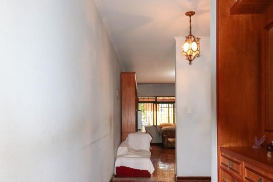 Corredor de casa à venda com 3 quartos, 290m² em Vila Madalena, São Paulo