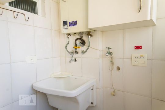 Lavanderia de apartamento para alugar com 2 quartos, 68m² em Liberdade, São Paulo