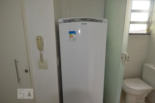 Cozinha de kitnet/studio para alugar com 1 quarto, 28m² em Copacabana, Rio de Janeiro