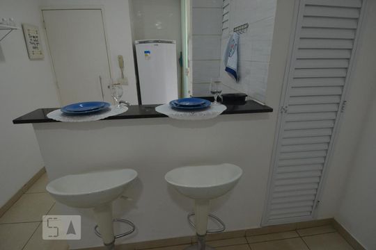 Cozinha de kitnet/studio para alugar com 1 quarto, 28m² em Copacabana, Rio de Janeiro