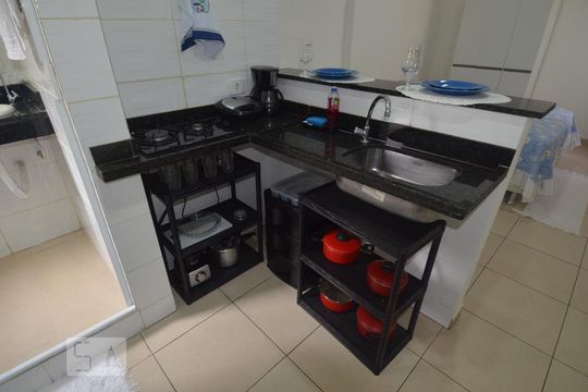 Cozinha de kitnet/studio para alugar com 1 quarto, 28m² em Copacabana, Rio de Janeiro