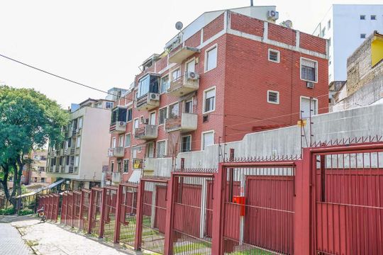 Fachada de apartamento à venda com 1 quarto, 105m² em Medianeira, Porto Alegre