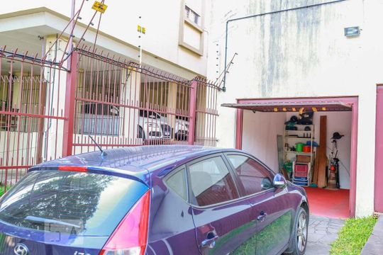 Garagem de apartamento à venda com 1 quarto, 105m² em Medianeira, Porto Alegre