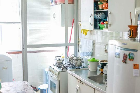 Cozinha de apartamento à venda com 1 quarto, 105m² em Medianeira, Porto Alegre