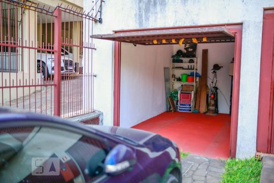 Garagem de apartamento à venda com 1 quarto, 105m² em Medianeira, Porto Alegre
