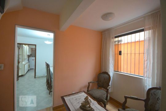 Circulação de casa à venda com 4 quartos, 179m² em Jardim Santa Emília, São Paulo