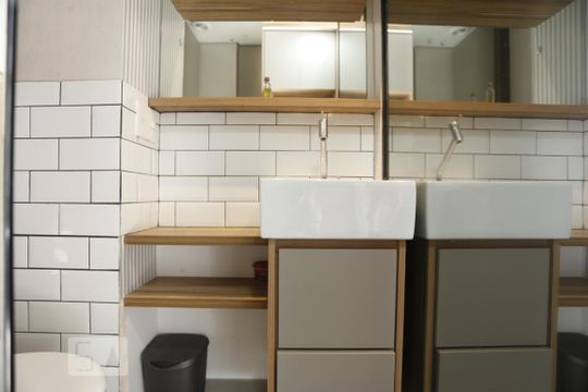 Banheiro de apartamento à venda com 1 quarto, 12m² em Vila Buarque, São Paulo