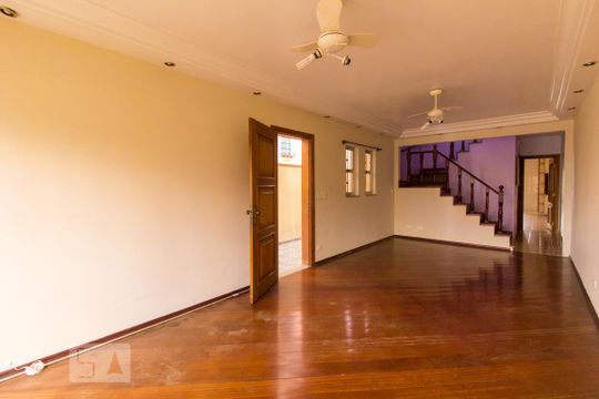 Casa à venda com 4 quartos, 250m² em Vila Barreto, São Paulo