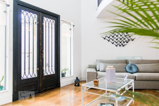 Casa à venda com 3 quartos, 144m² em Vila Scarpelli, Santo André