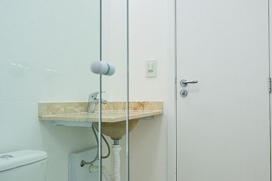 Banheiro da Suíte de apartamento para alugar com 2 quartos, 53m² em Vila Tibiriçá, Santo André
