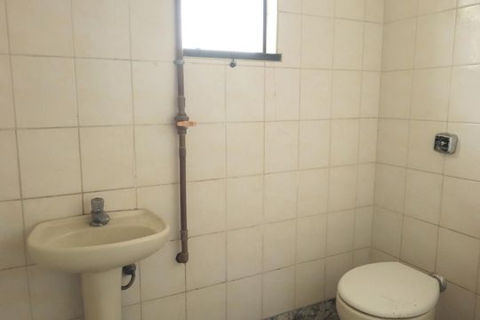 Banheiro de apartamento à venda com 1 quarto, 70m² em Parque das Nações, Santo André