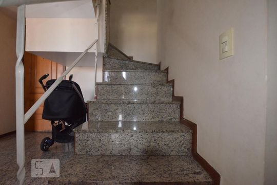Escada de apartamento à venda com 4 quartos, 146m² em Méier, Rio de Janeiro