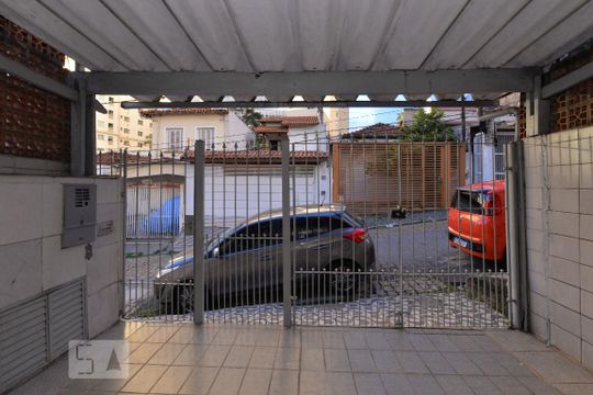 Garagem de casa à venda com 2 quartos, 130m² em Santana, São Paulo
