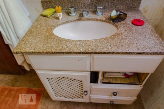 Banheiro Social de casa de condomínio à venda com 3 quartos, 98m² em Vila Isabel, Rio de Janeiro