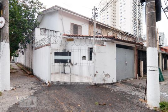Fachada de casa à venda com 3 quartos, 250m² em Santo Amaro, São Paulo