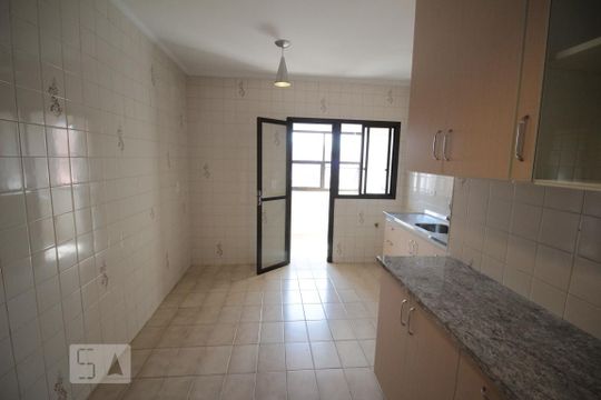 Cozinha de apartamento à venda com 2 quartos, 82m² em Vila Vianelo, Jundiaí