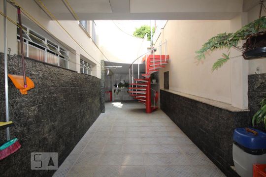 Quintal de casa à venda com 5 quartos, 310m² em Olímpico, São Caetano do Sul