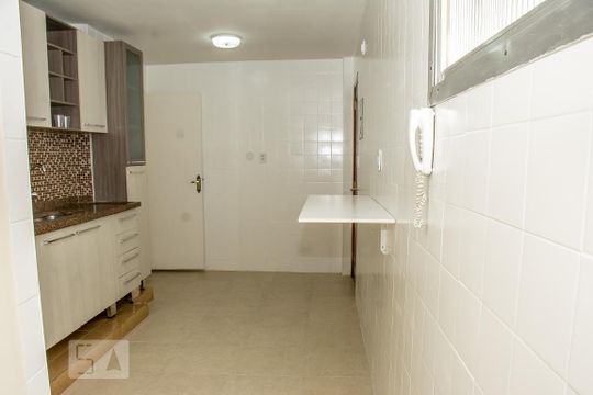 Cozinha de apartamento à venda com 3 quartos, 100m² em Jardim Guanabara, Rio de Janeiro
