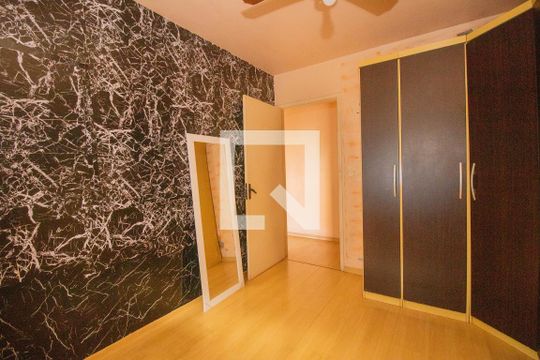 Quarto de apartamento à venda com 1 quarto, 48m² em Passo da Areia, Porto Alegre