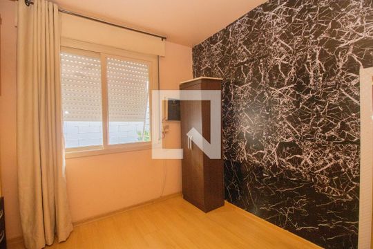 Quarto de apartamento à venda com 1 quarto, 48m² em Passo da Areia, Porto Alegre
