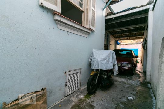 Garagem de casa à venda com 3 quartos, 180m² em Vila Carrão, São Paulo