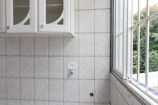 Área de serviço de apartamento para alugar com 2 quartos, 50m² em Jardim Valéria, Guarulhos