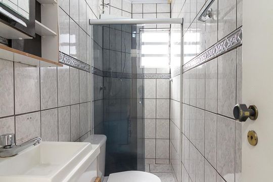 Banheiro de apartamento para alugar com 2 quartos, 50m² em Jardim Valéria, Guarulhos
