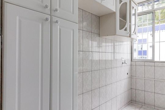 Cozinha de apartamento para alugar com 2 quartos, 50m² em Jardim Valéria, Guarulhos