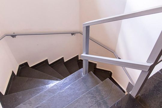 Escada de apartamento à venda com 3 quartos, 160m² em Coração Eucarístico, Belo Horizonte