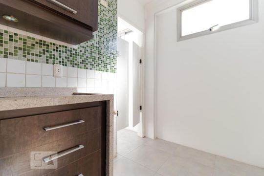 Cozinha de apartamento para alugar com 1 quarto, 64m² em Cambuí, Campinas