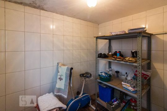 Quarto de Serviço de casa à venda com 2 quartos, 120m² em Vila Roque, São Paulo