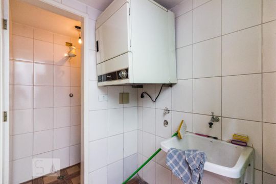 Área de Serviço de casa à venda com 2 quartos, 120m² em Vila Roque, São Paulo