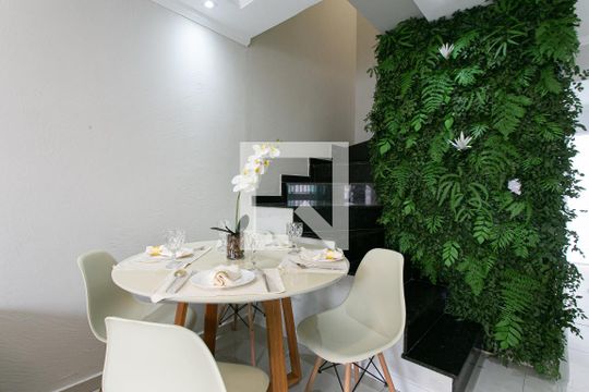 Sala de casa de condomínio para alugar com 2 quartos, 104m² em Vila Matilde, São Paulo
