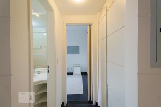 Corredor  de apartamento à venda com 1 quarto, 45m² em Liberdade, São Paulo