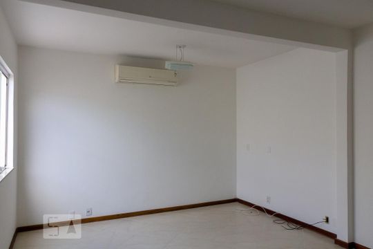 Sala de casa à venda com 3 quartos, 160m² em Vila Isabel, Rio de Janeiro