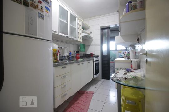 Cozinha de apartamento para alugar com 1 quarto, 70m² em Vila Andrade, São Paulo