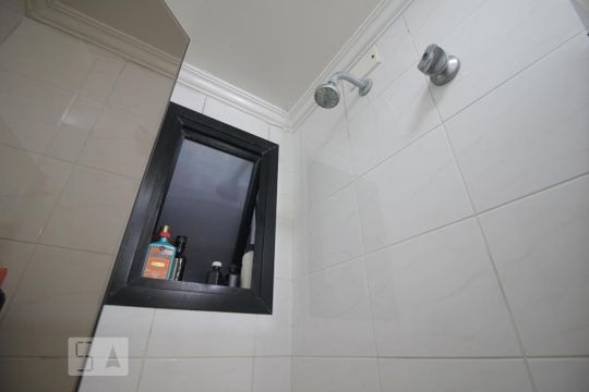 Chuveiro de apartamento para alugar com 1 quarto, 70m² em Vila Andrade, São Paulo