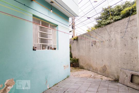 Quintal de casa à venda com 3 quartos, 130m² em Parque Novo Oratório, Santo André
