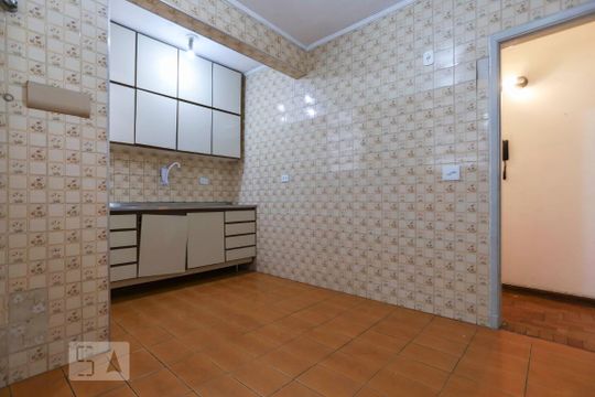 Cozinha de apartamento para alugar com 2 quartos, 85m² em Bela Vista, São Paulo