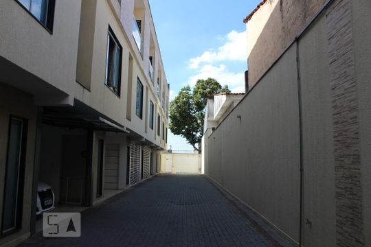 Fachada de casa de condomínio à venda com 3 quartos, 130m² em Vila Ré, São Paulo
