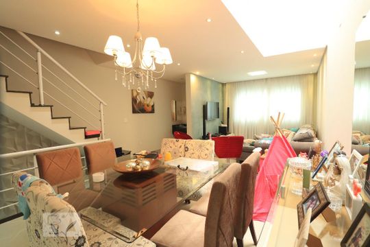 Casa à venda com 3 quartos, 159m² em Vila Alzira, Santo André