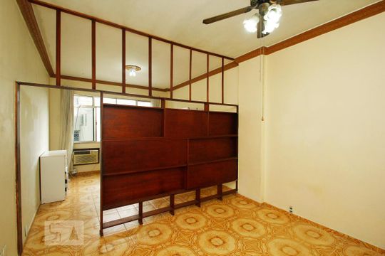 Kitnet/Studio para alugar com 1 quarto, 37m² em Centro, Rio de Janeiro