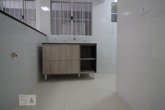 Cozinha de kitnet/studio para alugar com 1 quarto, 35m² em Vila Carbone, São Paulo