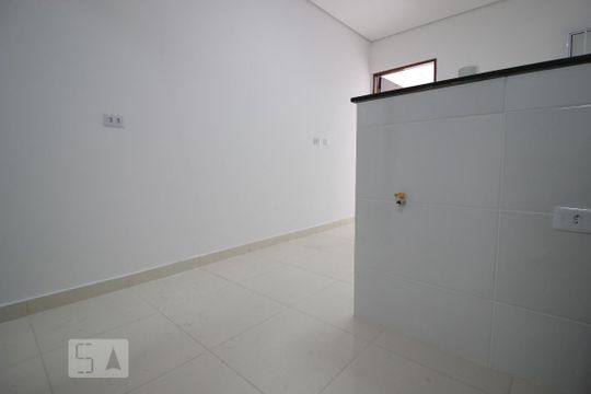 Cozinha de kitnet/studio para alugar com 1 quarto, 35m² em Vila Carbone, São Paulo