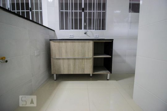 Cozinha de kitnet/studio para alugar com 1 quarto, 35m² em Vila Carbone, São Paulo