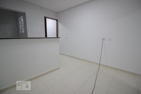 Sala de kitnet/studio para alugar com 1 quarto, 35m² em Vila Carbone, São Paulo