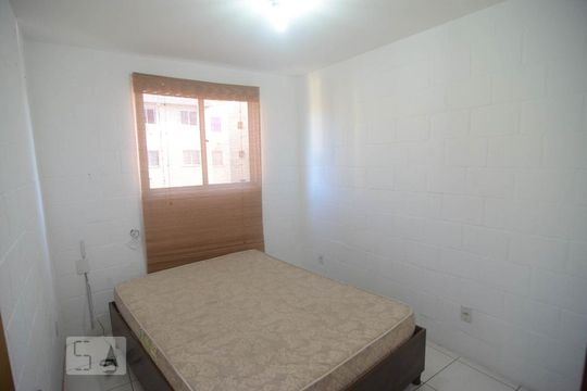 Quarto de apartamento para alugar com 2 quartos, 44m² em Olaria, Canoas