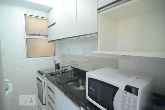 Cozinha de apartamento para alugar com 2 quartos, 44m² em Olaria, Canoas