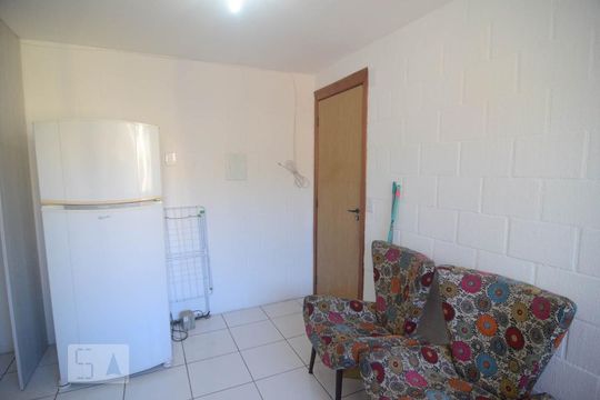 Sala de apartamento para alugar com 2 quartos, 44m² em Olaria, Canoas