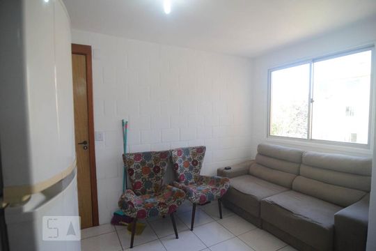 Sala de apartamento para alugar com 2 quartos, 44m² em Olaria, Canoas